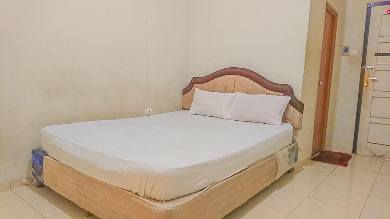 Oyo Life 93590 Penginapan Palapa 10 Syariah Bandar Lampung Exterior foto