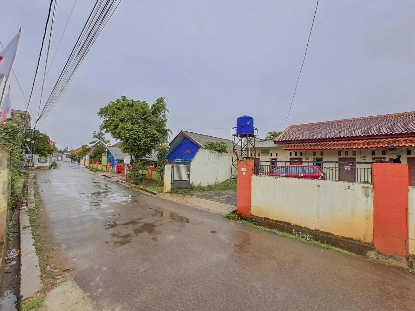 Oyo Life 93590 Penginapan Palapa 10 Syariah Bandar Lampung Exterior foto