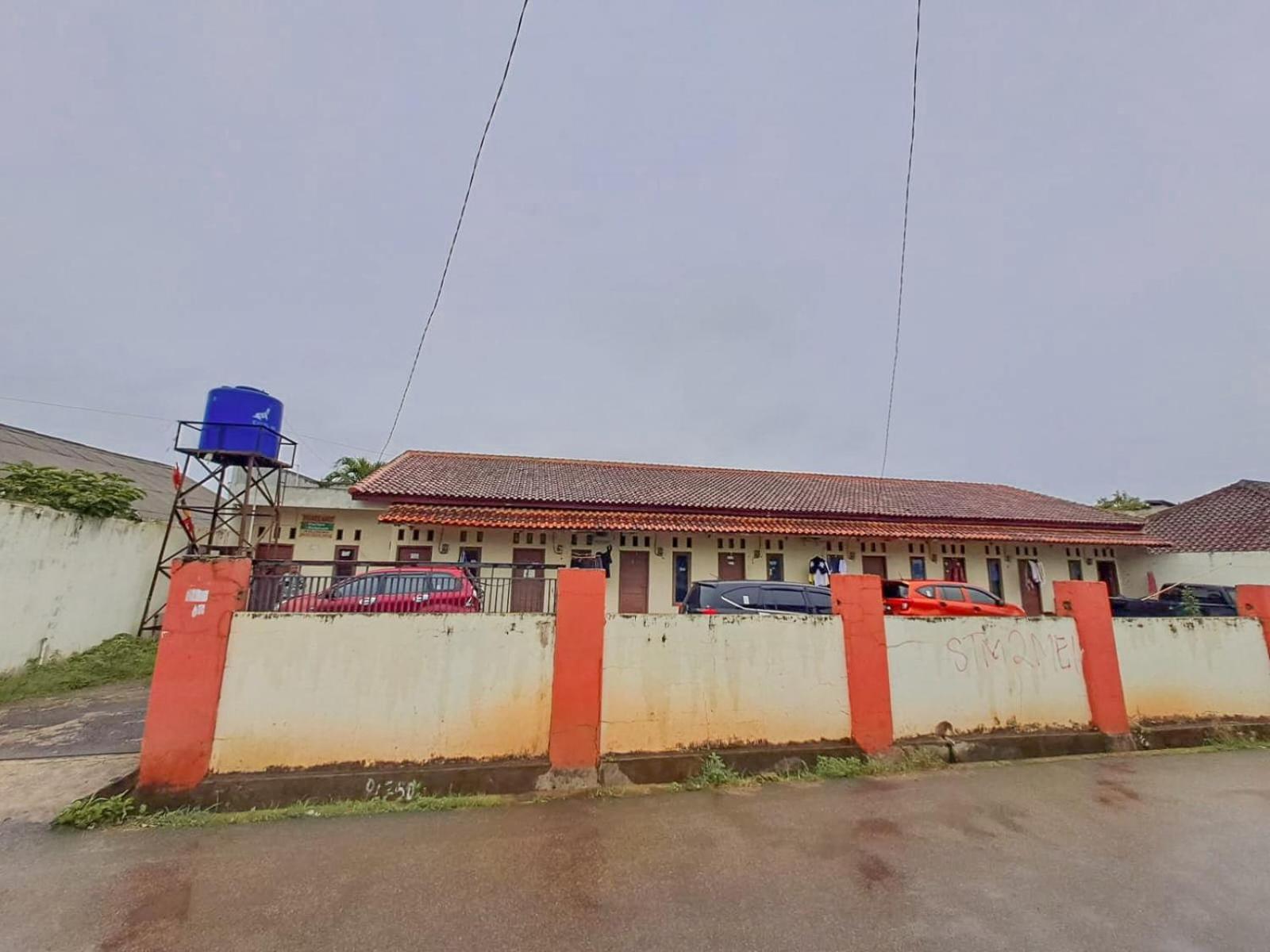 Oyo Life 93590 Penginapan Palapa 10 Syariah Bandar Lampung Exterior foto